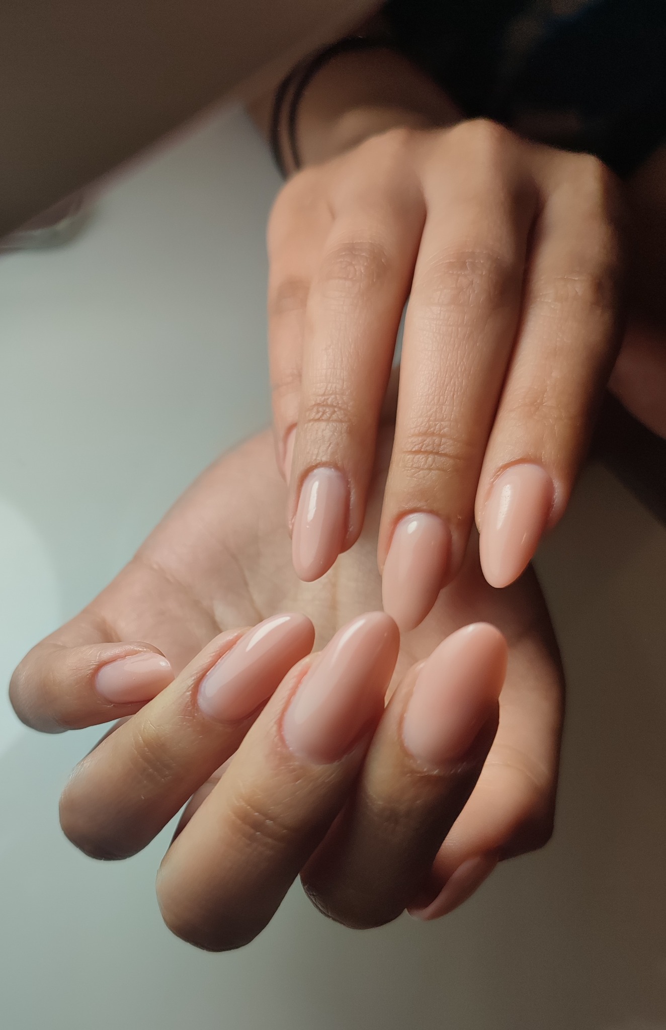 Manicura rosa nude en dos manos realizada en Trend y Nails Barcelona
